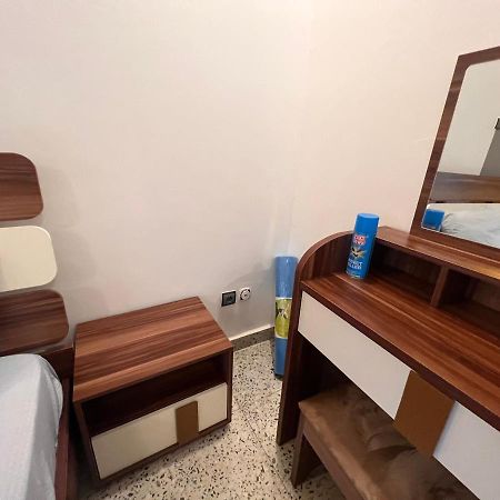 Smb-Gn Residence Lambandji - Electricite Et Wifi H24 Конакрі Екстер'єр фото