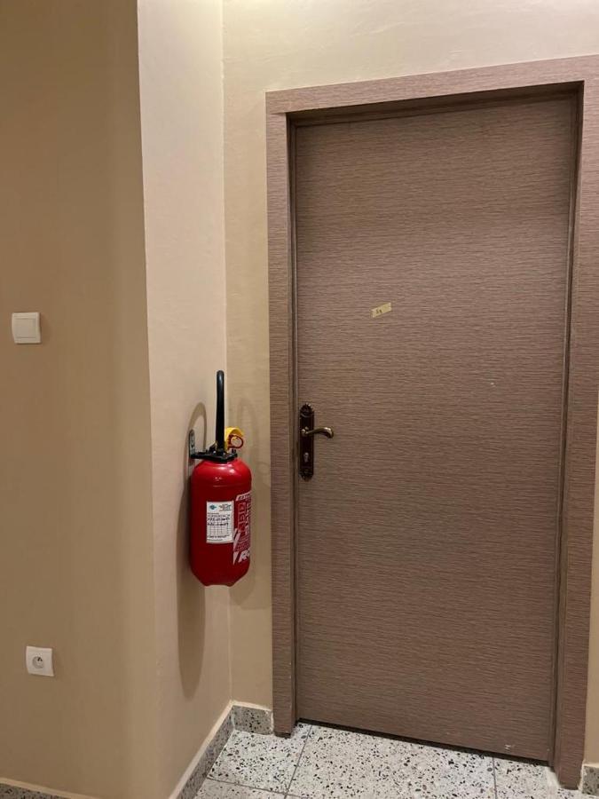 Smb-Gn Residence Lambandji - Electricite Et Wifi H24 Конакрі Екстер'єр фото