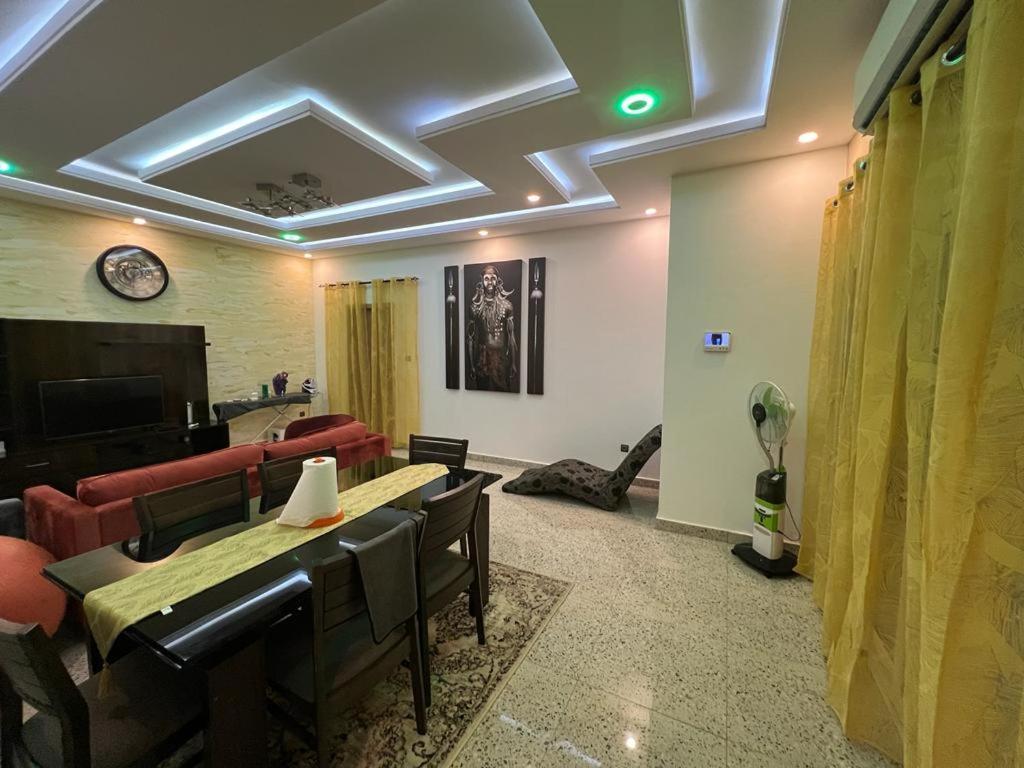 Smb-Gn Residence Lambandji - Electricite Et Wifi H24 Конакрі Екстер'єр фото