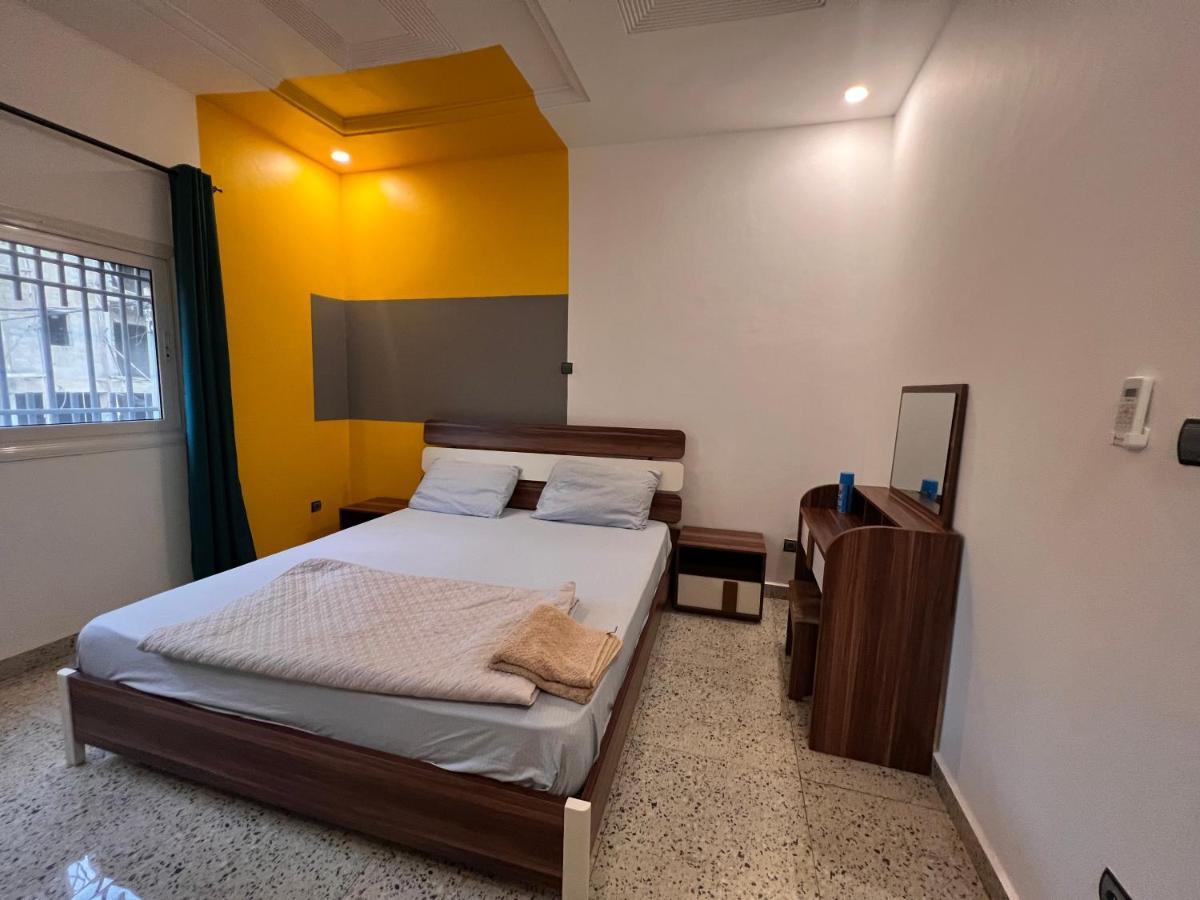 Smb-Gn Residence Lambandji - Electricite Et Wifi H24 Конакрі Екстер'єр фото